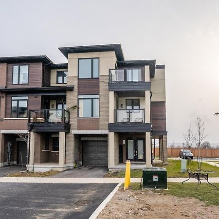 Modern Hamilton Homes Lake Ontario Shore By Globalstay エクステリア 写真