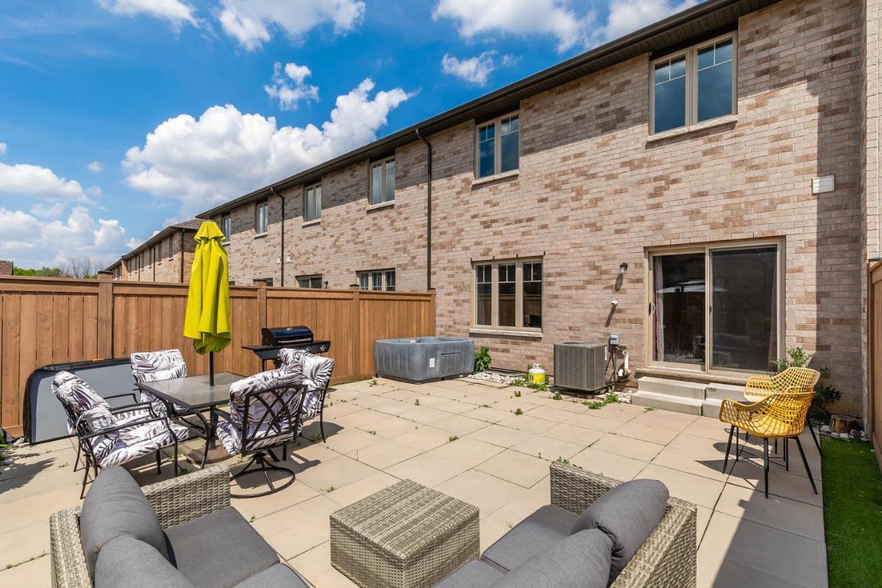 Modern Hamilton Homes Lake Ontario Shore By Globalstay エクステリア 写真