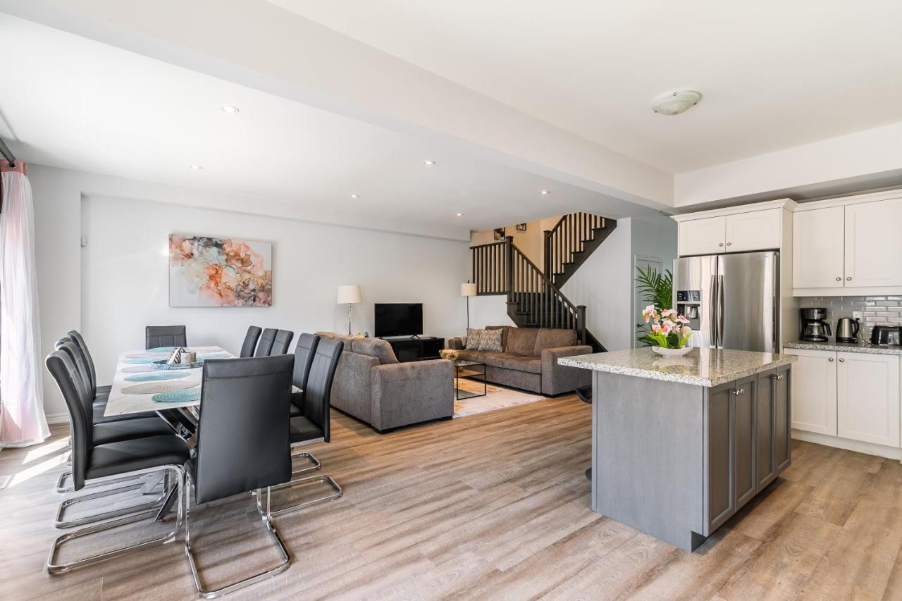 Modern Hamilton Homes Lake Ontario Shore By Globalstay エクステリア 写真