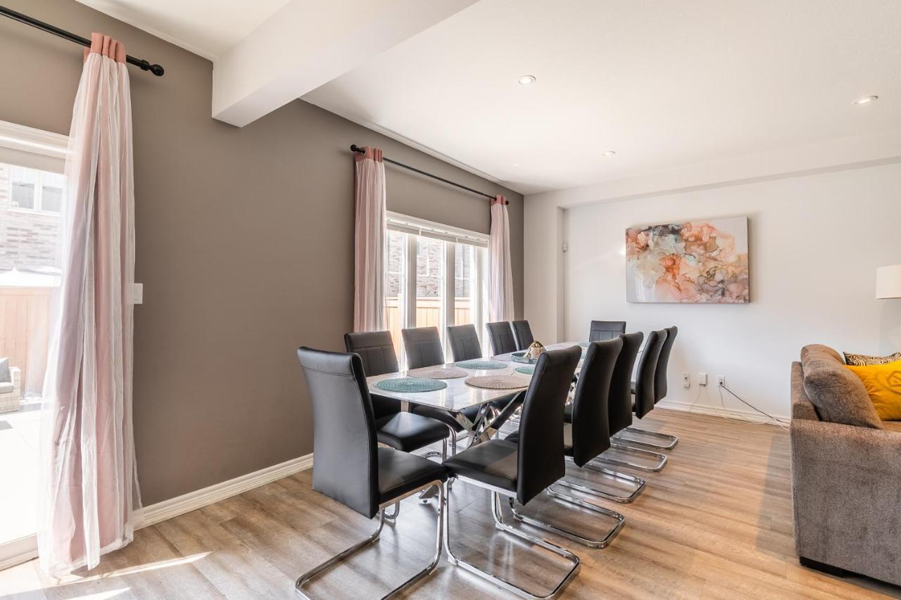 Modern Hamilton Homes Lake Ontario Shore By Globalstay エクステリア 写真