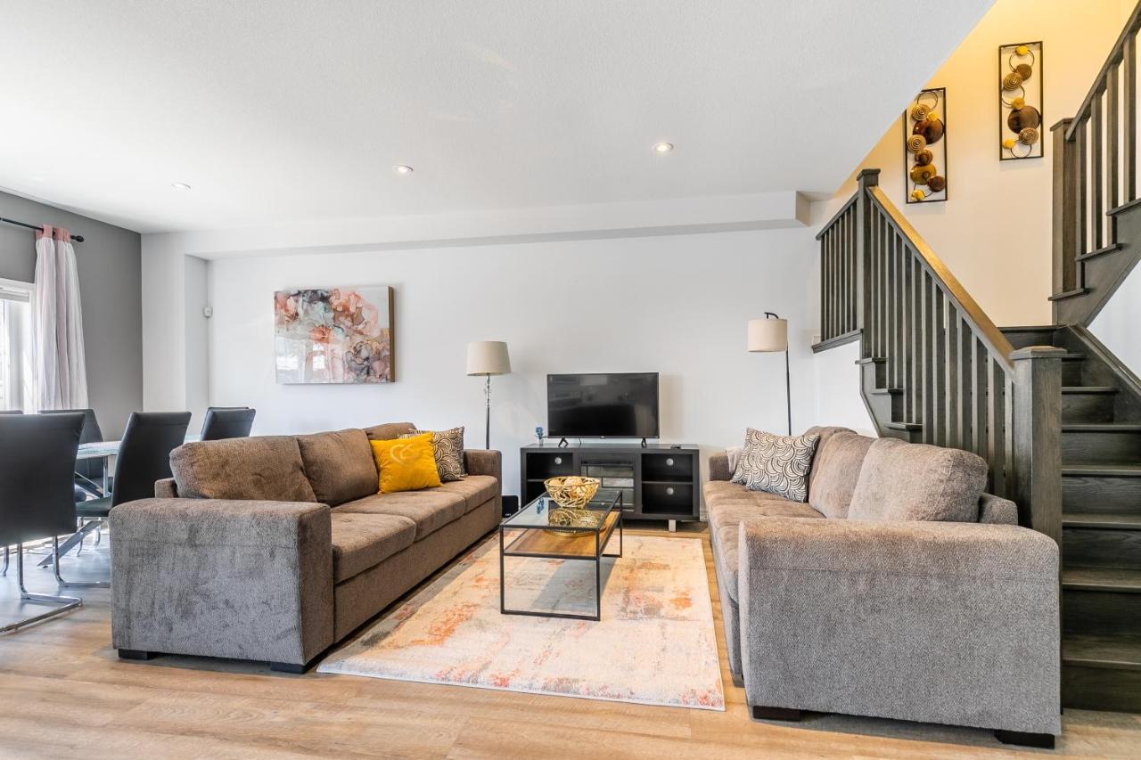 Modern Hamilton Homes Lake Ontario Shore By Globalstay エクステリア 写真