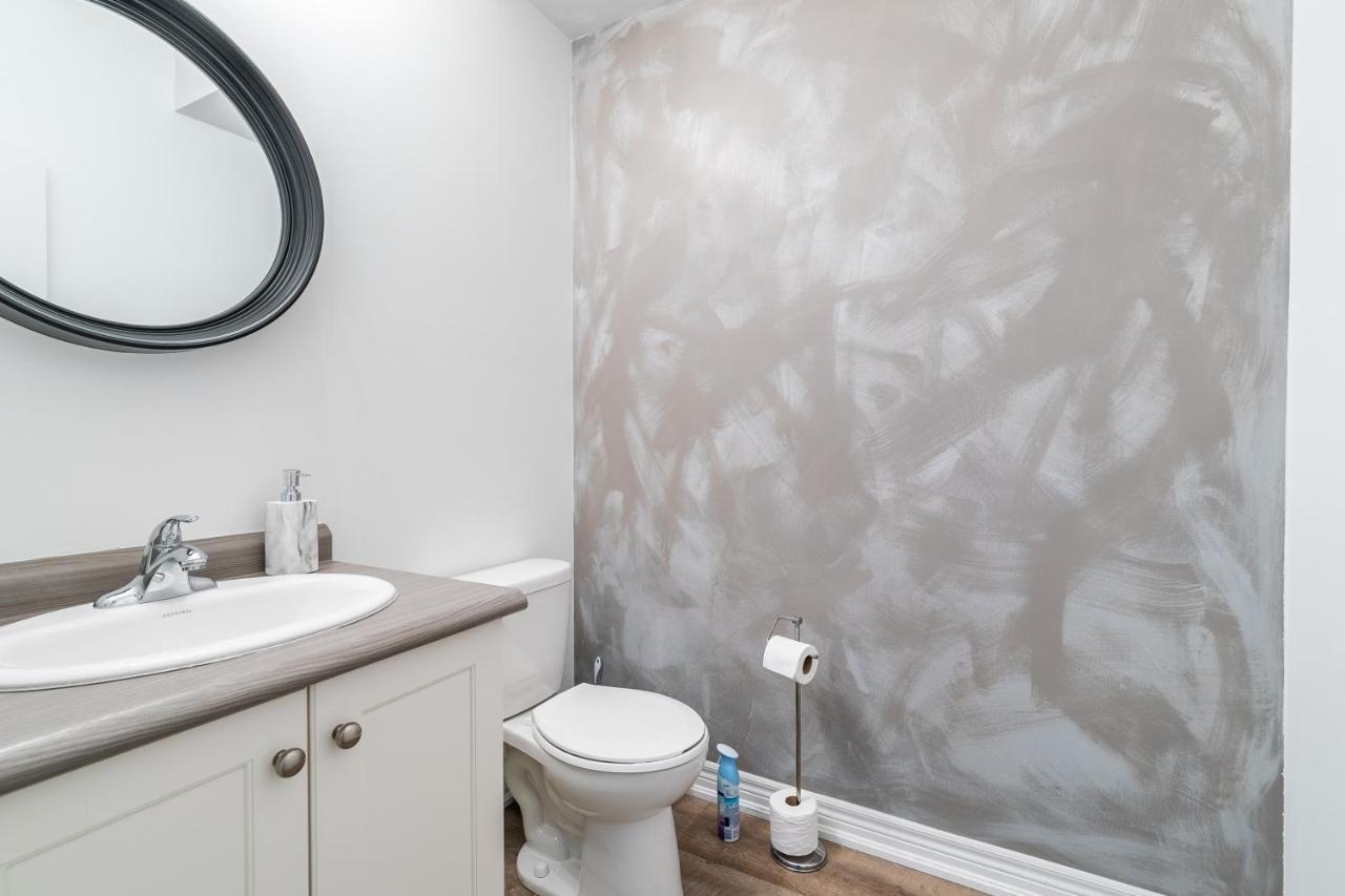 Modern Hamilton Homes Lake Ontario Shore By Globalstay エクステリア 写真