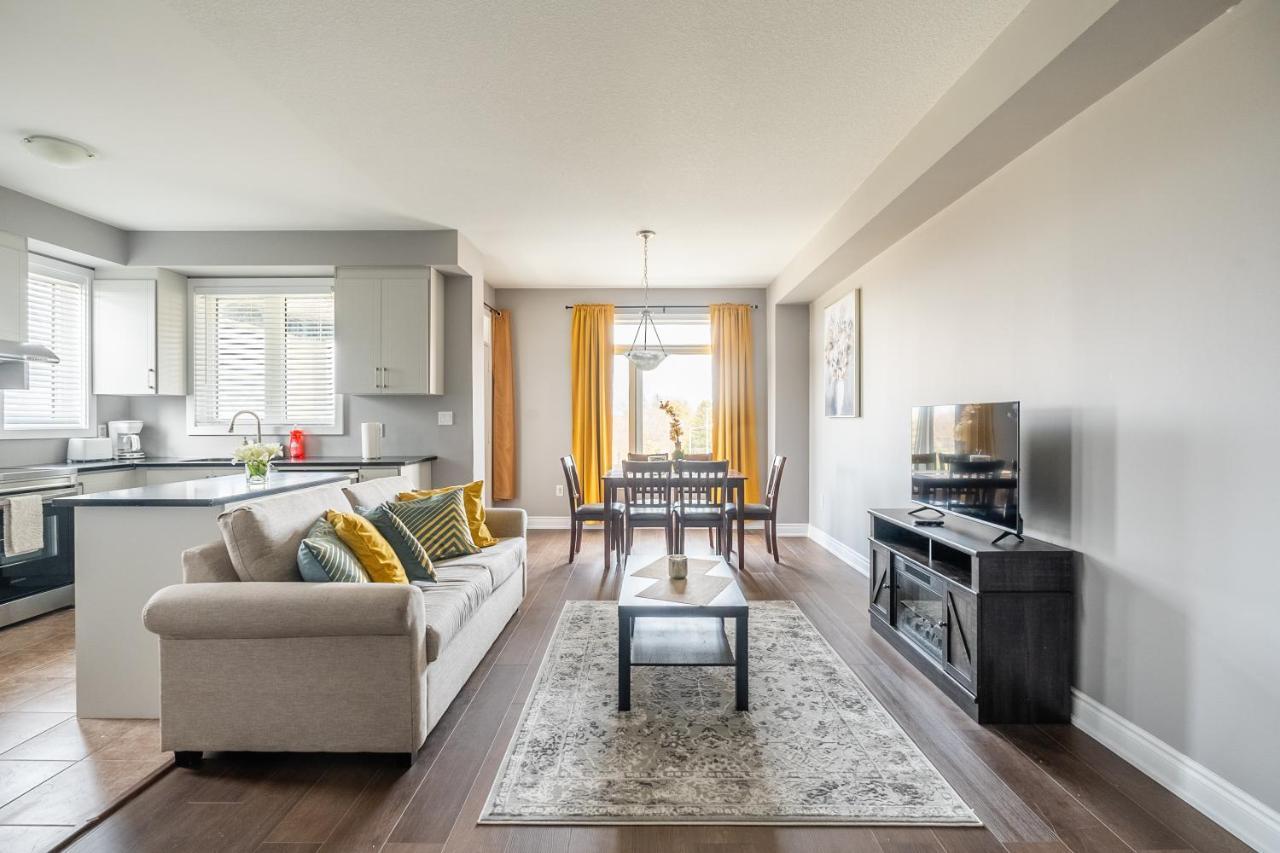 Modern Hamilton Homes Lake Ontario Shore By Globalstay エクステリア 写真