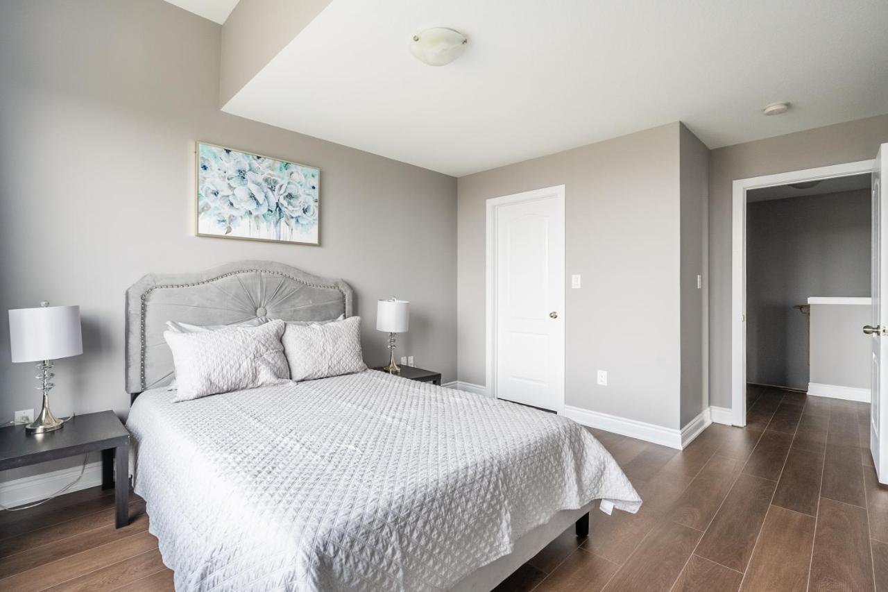Modern Hamilton Homes Lake Ontario Shore By Globalstay エクステリア 写真