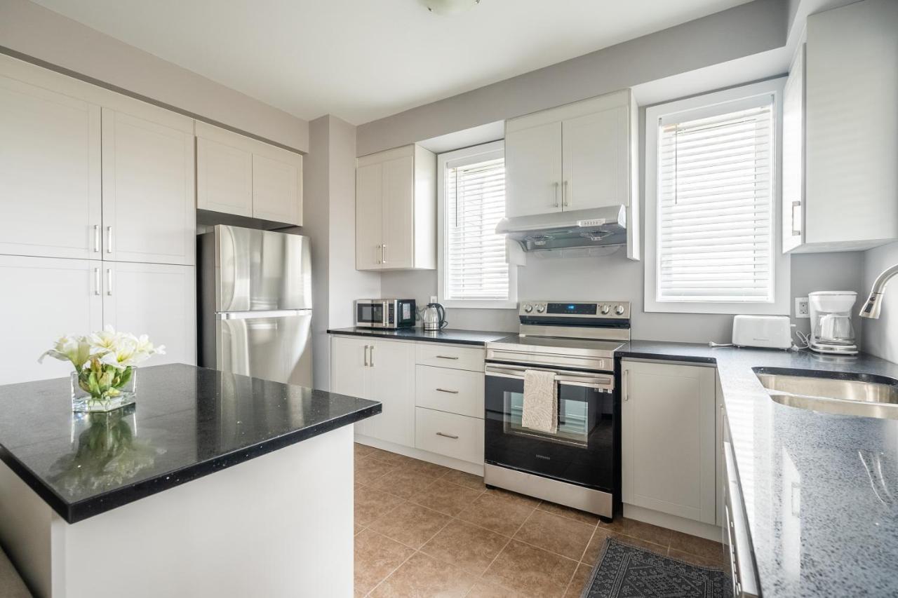 Modern Hamilton Homes Lake Ontario Shore By Globalstay エクステリア 写真