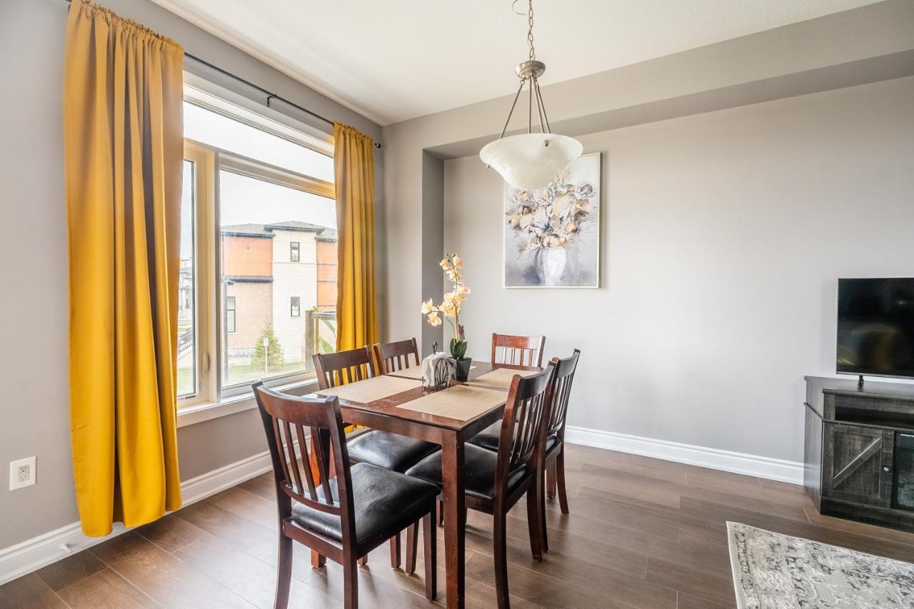 Modern Hamilton Homes Lake Ontario Shore By Globalstay エクステリア 写真