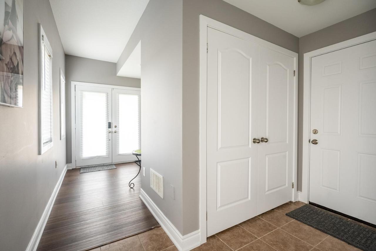 Modern Hamilton Homes Lake Ontario Shore By Globalstay エクステリア 写真