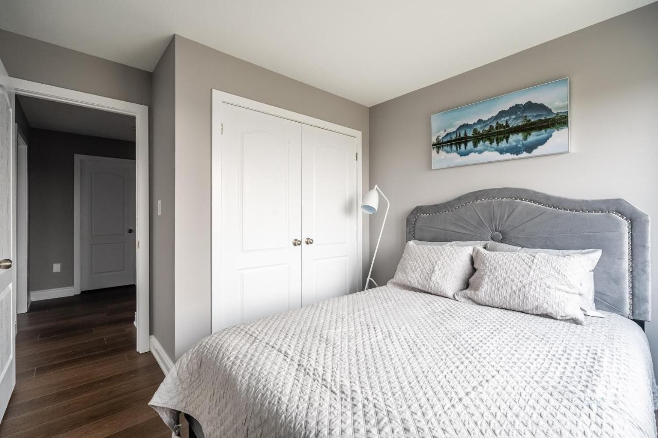 Modern Hamilton Homes Lake Ontario Shore By Globalstay エクステリア 写真